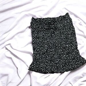 Beautiful women URBAN ROMANCE MINI SKIRT WITH RUFFLED BOTTOM SIZE SMALL EUC